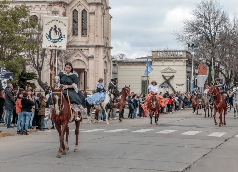 Se llevaron a cabo los festejos populares por el 25 de Mayo