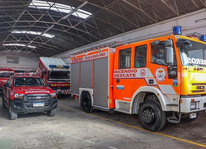 El municipio reconoció a los bomberos en el aniversario de la creación del cuartel.