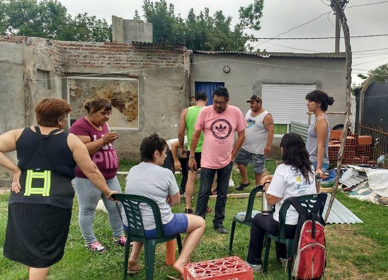 La legisladora provincial y su equipo de trabajo