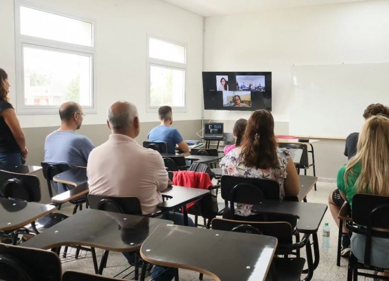 Deberán presentarse en el Polo Educativo.