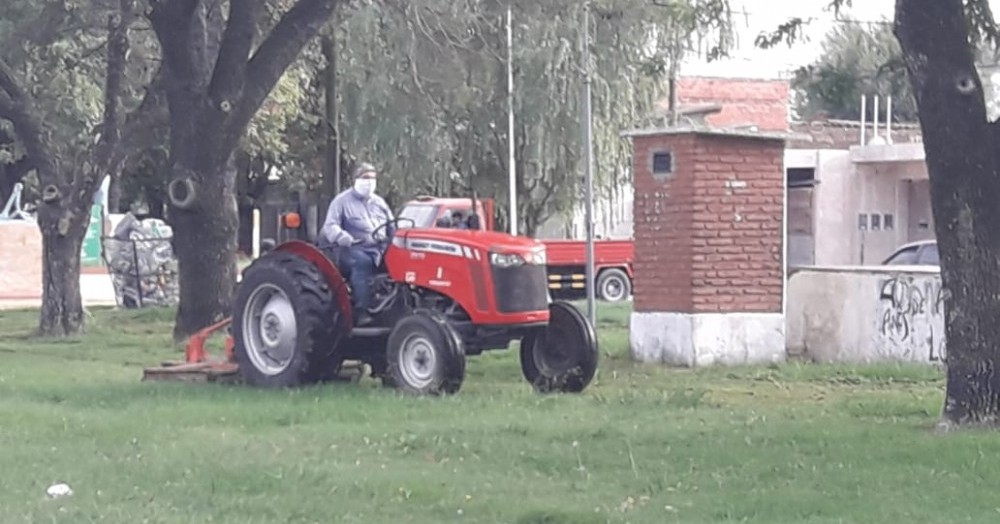 Mientras, sigue la limpieza de espacios públicos.