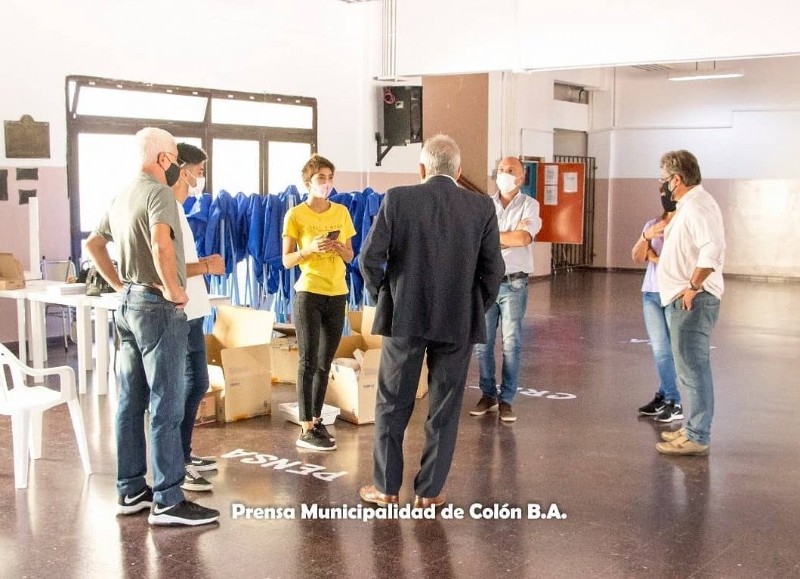 El intendente Ricardo Casi se hizo presente en la ex Escuela Nacional.