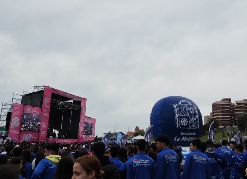 Se calcula que hubo aproximadamente 35.000 personas formando parte de esta fiesta deportiva y cultural de nuestra provincia.