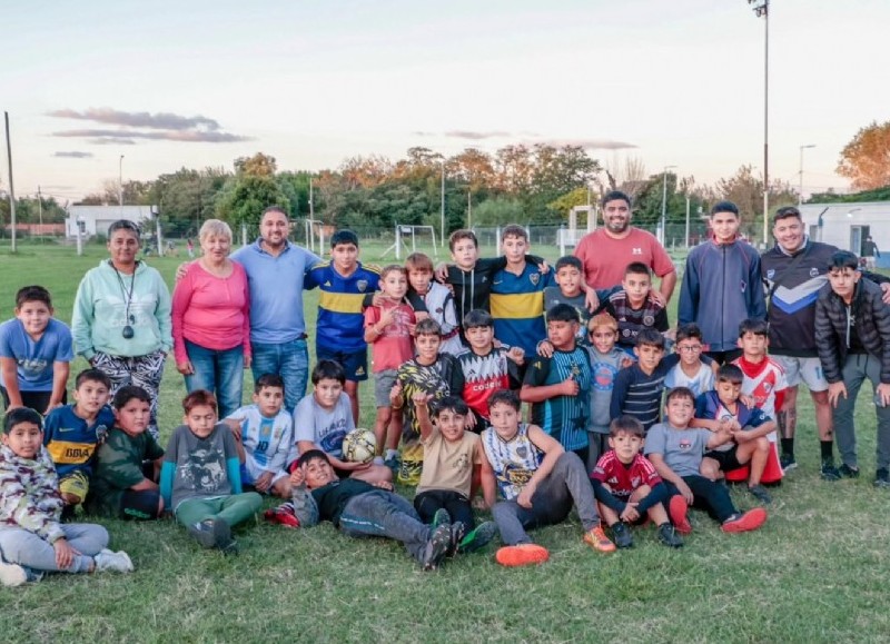 El intendente Waldemar Giordano celebró la entrega de recursos a los clubes deportivos