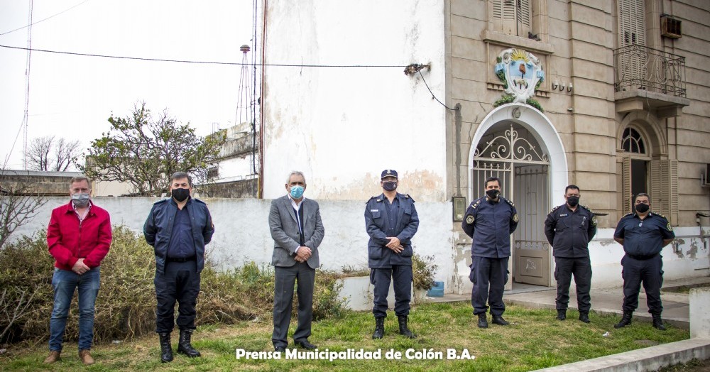 Felicitaron al jefe de Policía comunal, Adrián Oderda y a Marco Velázquez quién de subcomisario, asumió como jefe de estación de policía.