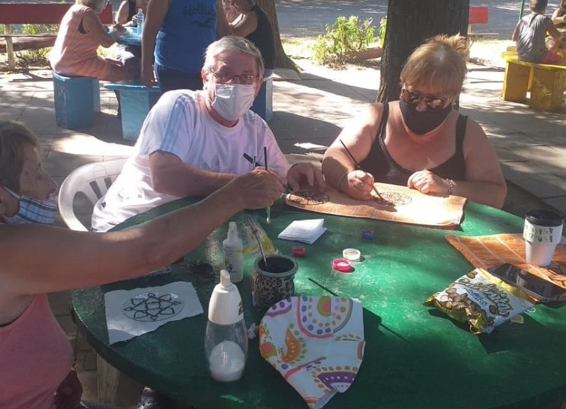 Como desde hace varios años, los concurrentes disfrutan de días de intenso calor pero a su vez muy agradables para el desarrollo de las actividades en la piscina.