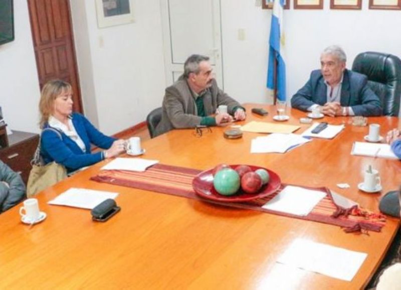 Ricardo Casi junto al grupo de profesionales.