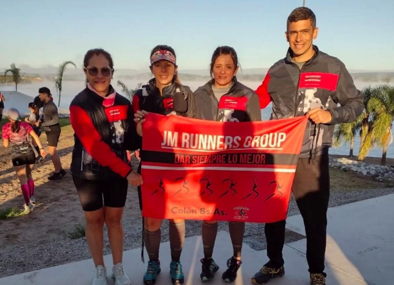 El pasado fin de semana, un grupo de deportistas representaron a la ciudad en la "Vuelta al Dique Piedras Moras".