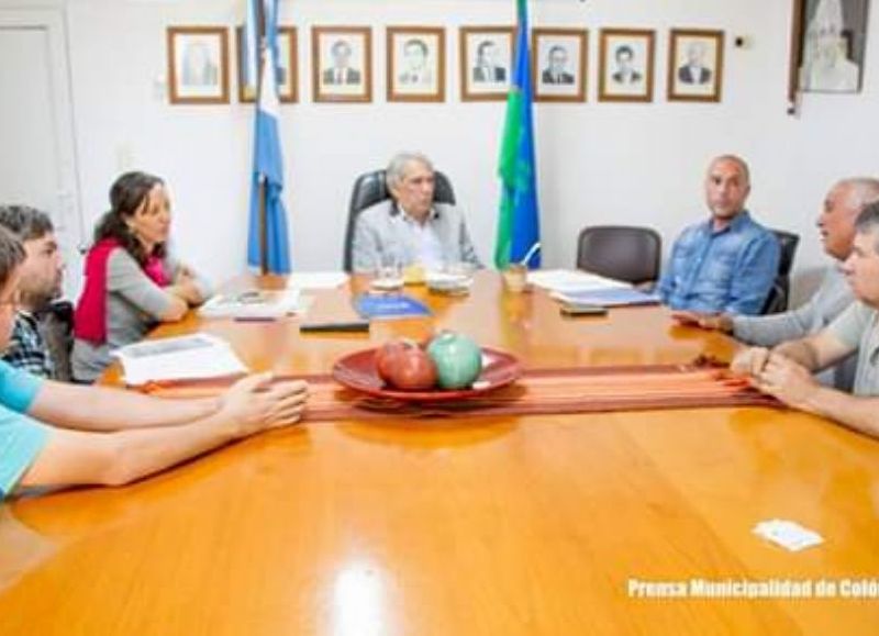 Encuentro en la sede comunal (foto: Prensa Municipalidad).