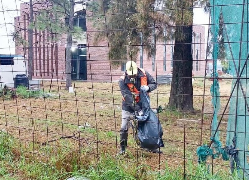 Se trabajo también en la limpieza de alcantarillas en diversos sectores de la ciudad.