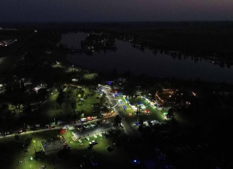 El evento contará con una amplia grilla de espectáculos en vivo que incluirá folklore, danzas tradicionales, música popular y una destacada jornada de Pre Carnavales.

