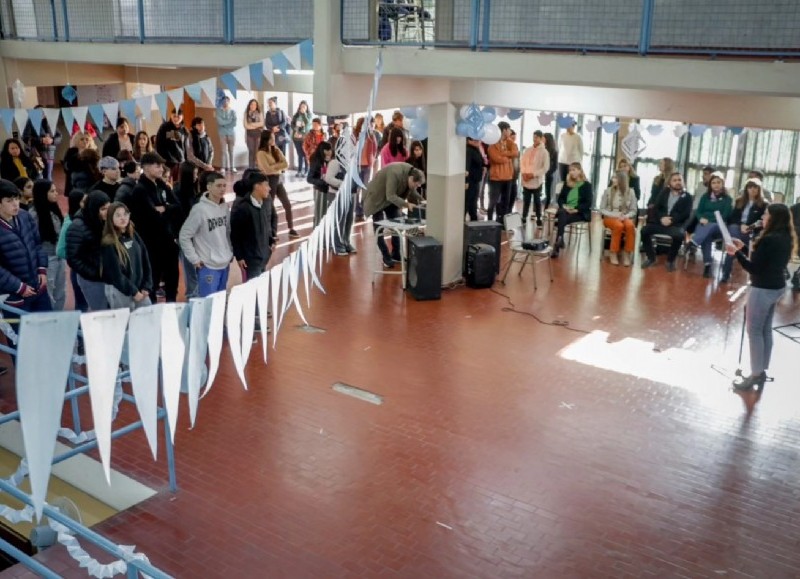 Durante el evento, se recordó la importancia histórica del 9 de julio de 1816 y se destacó el compromiso de seguir construyendo un país libre, justo y solidario.