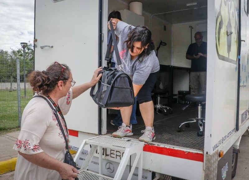 El Móvil de Zoonosis cerró marzo con una jornada en los barrios del distrito