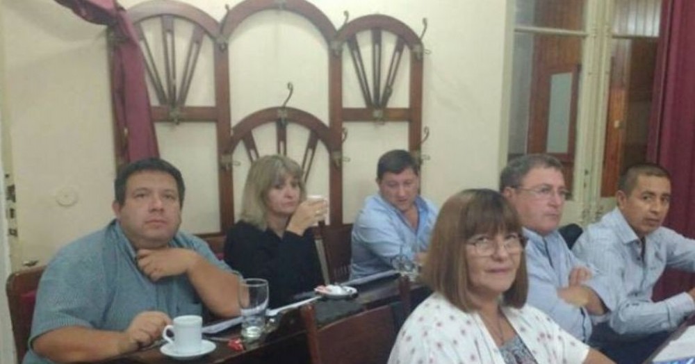 La oposición pide respuestas oficiales.