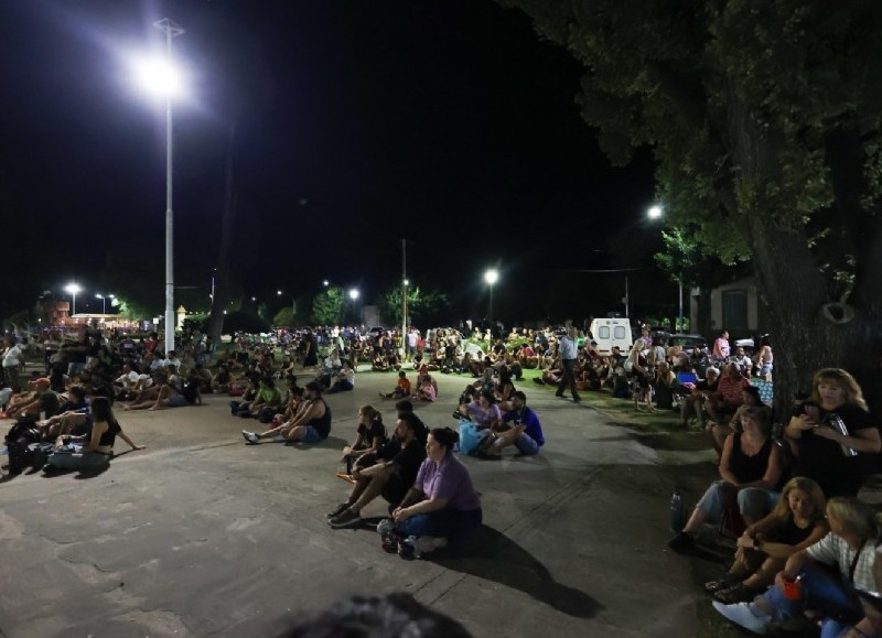 Rock, cultura y encuentro comunitario en el Patio del Artista