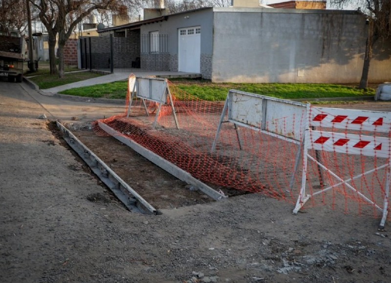 El llamado de atención se da luego de que se detectaran reiterados casos en los que vecinos y vecinas retiraron o modificaron elementos de seguridad colocados en la vía pública.
