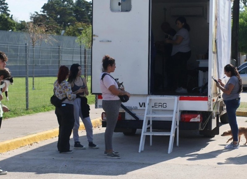 La jornada forma parte de una serie de acciones que el municipio viene desarrollando desde hace un año y medio, con el objetivo de promover el cuidado responsable de las mascotas y mejorar la salud pública.