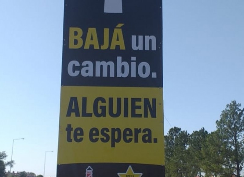 La Municipalidad de Colón lanzó una publicidad en plena ruta para prevenir los accidentes de tránsito.
