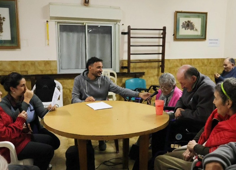 Se llevó a cabo el segundo episodio del programa radial "Las Voces de los Residentes", un espacio donde los adultos mayores se convierten en protagonistas.
