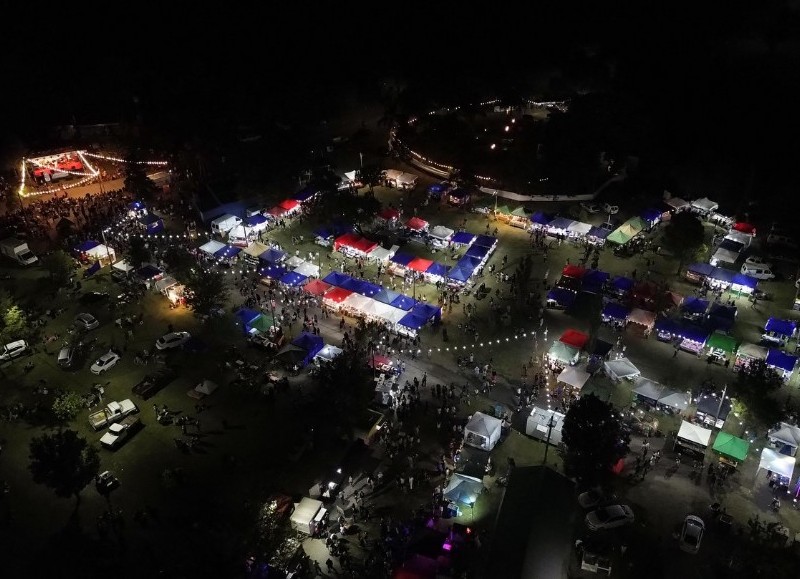 La ciudad vivió la segunda noche del Festival del Lago como antesala del Carnaval