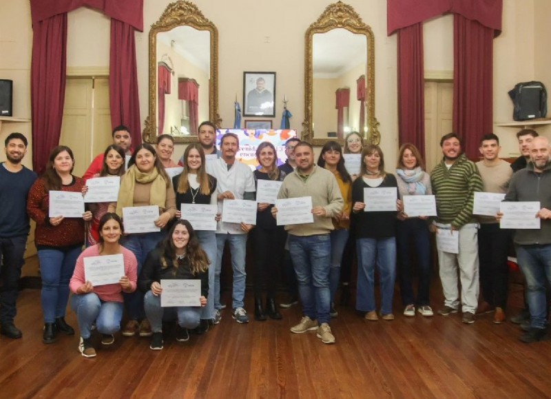 El encuentro fue coordinado por la Dirección de Género y parte del equipo de formadoras, y estuvo dirigido a funcionarios y funcionarias del Ejecutivo local.
