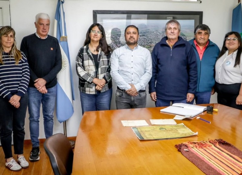 Desde el Municipio se invita a todas las personas alcanzadas por esta iniciativa a inscribirse en el Honorable Concejo Deliberante (calles 17 y 51), de lunes a viernes, de 8 a 13 horas.