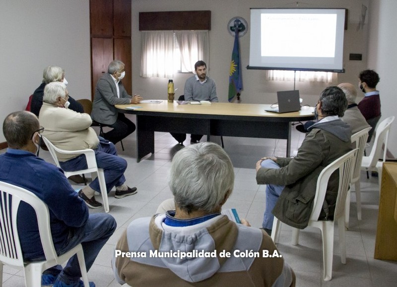 Se reunieron el ministro de Desarrollo Agrario provincial, Javier Rodríguez, el intendente Ricardo Casi y funcionarios municipales.
