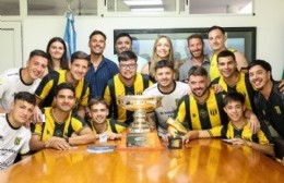 Reconocimiento municipal a Racing Club tras la obtención del título regional