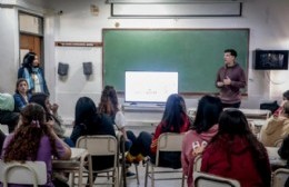 La actividad formó parte de un programa municipal destinado a concientizar y capacitar a los estudiantes.