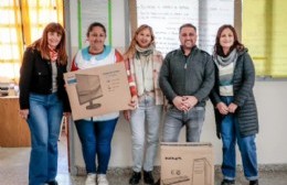 En días previos, también se distribuyeron calefactores, un termotanque y otros artefactos de calefacción a los establecimientos educativos que los habían solicitado.