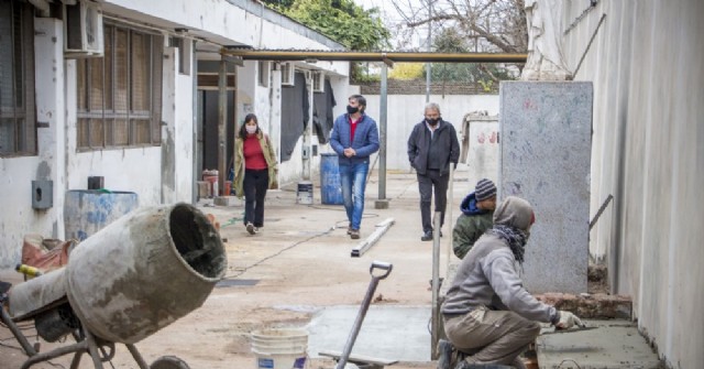 El intendente recorrió la obra de la Escuela 2 y supervisó los trabajos realizados