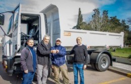 El municipio adquirió un camión con caja volcadora para la Secretaría de Servicios Públicos