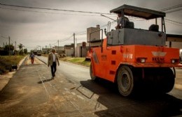 El intendente recorrió las nuevas obras de pavimentación en barrios de la ciudad