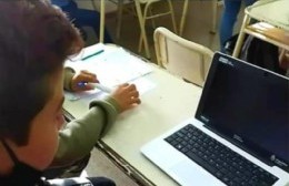 Se entregaron netbooks y materiales para orientación en arte