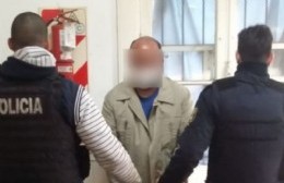 El personal policial detuvo al dueño del geriátrico de La Violeta, Marcelo Giménez, tras una denuncia radicada por el delegado de la localidad, Daniel Esordi.