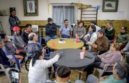 En esta edición, los residentes recibieron a Lalo Boffa, realizador cinematográfico, quien relató anécdotas de su trayectoria profesional y compartió conocimientos sobre el arte audiovisual.