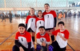 Una delegación de seis alumnos y alumnas de sexto grado de primaria de la Escuela Santa Marta representó a la localidad en los torneos provinciales.
