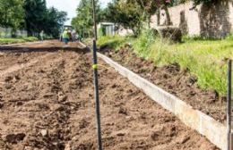 Obra de cordón cuneta en Sol de Mayo