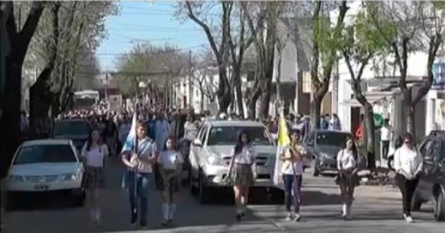 Multitudinaria procesión y misa por el Día de la Patrona