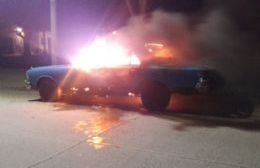 Se incendió un auto en 12 entre 43 y 44