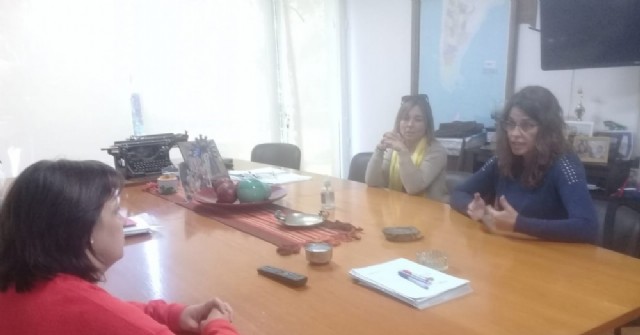 Integrantes de la Cooperadora del Jardín "Personitas" acudieron a la Municipalidad