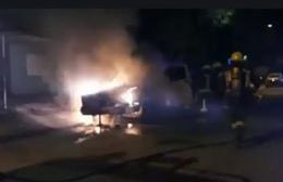 Incendio de camioneta en calle 54