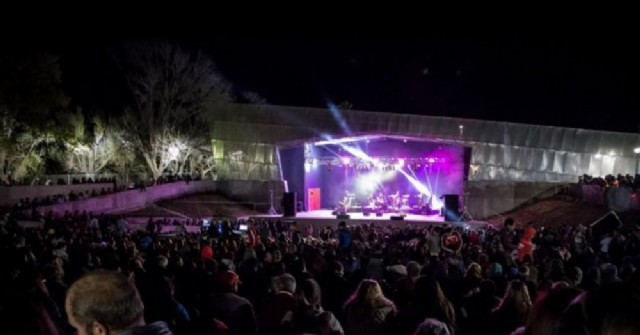 Multitudinario festejo de la primavera en el Polo Cultural