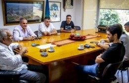 El intendente Ricardo Casi recibió a integrantes de la firma Granja Tres Arroyos