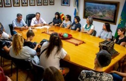 Reunión entre el intendente y los adolescentes por el Centro de Estudiantes en La Plata