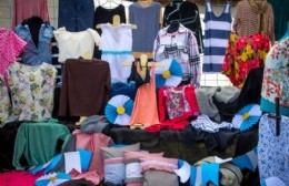 El Centro Comunitario Mary Girini presentó su muestra anual en la plaza