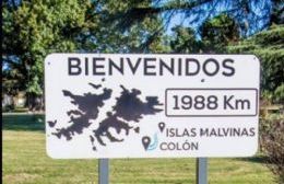 Colocan carteles alusivos a Guerra de Malvinas y ARA San Juan