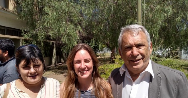 Ricardo Casi y Cecilia Menéndez en la firma de convenio escolar