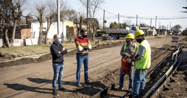 Avanzan las obras de cordón cuneta en barrio Rivadavia
