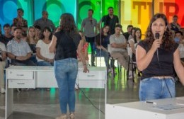 El municipio distinguió a los alumnos con mejores promedios y homenajeó a los centros de estudiantes